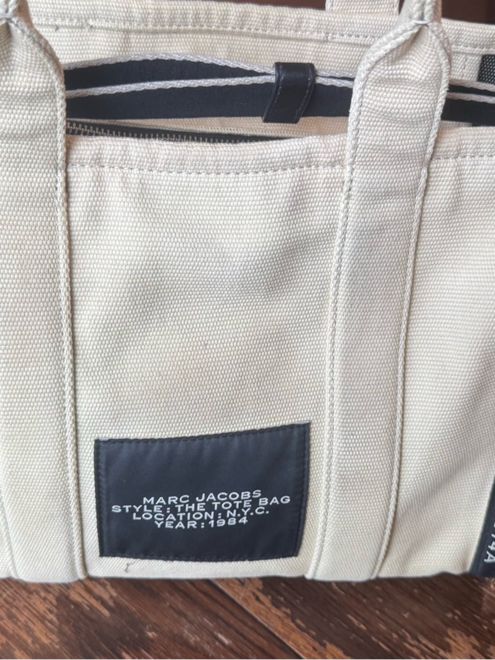 Marc Jacobs Cream Canvas 'The Tote Bag' with Black Logo - Picture 10 of 13
